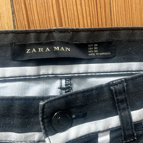 Black and white stripes. Could be great in Halloween costume beetle juice vibes - Picture 4 of 7